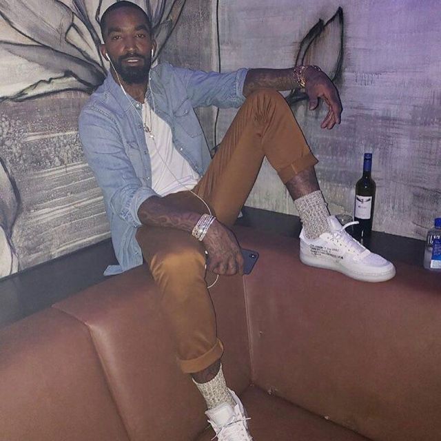 Sneakers The 10 : Nike Air Force 1 Low "off White", worn by J. R. Smith on the account Instagram @leaguefits
