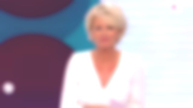 Los nudos top blancos con mangas de Sophie Davant en el programa C'est au del 26/09/2018