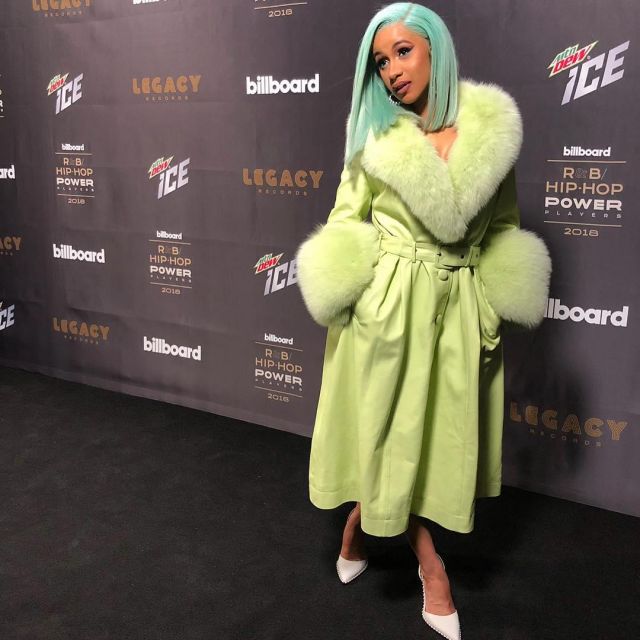 The Coat-fur-green Cardi B On The Account Instagram @iamcardib | Spotern