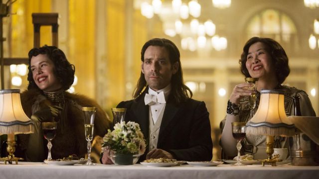 Victorian table lamp as seen in 12 Monkeys S03E09
