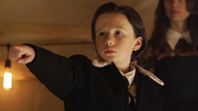 Jack Fulton's black sherpa jacket as seen in 12 Monkeys S03E06