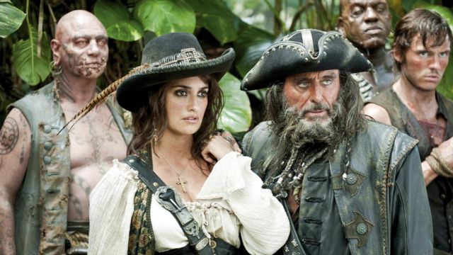 The Hat Of Angelica Penelope Cruz In Pirates Of The Caribbean The Fountain Of Youth Spotern