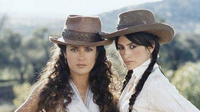The cowboy hat of Sara Sandoval (Salma Hayek) in Bandidas