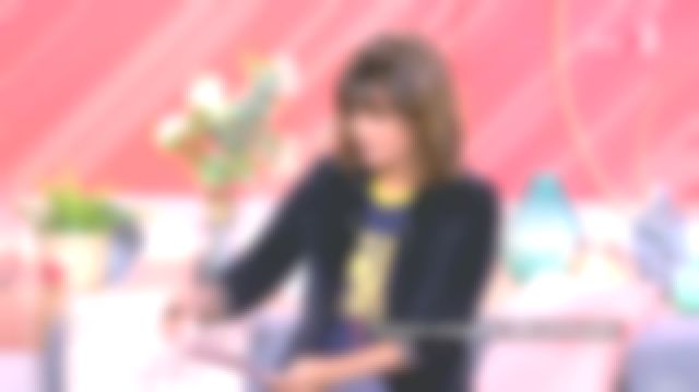 Le t-shirt 'Say it loud' portée par Faustine Bollaert dans Ça commence aujourd'hui du 05/10/18
