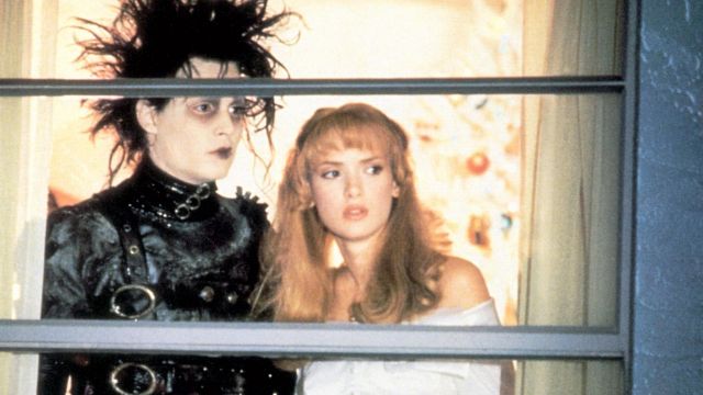 The costume of Edward Scissorhands (Johnny Depp) in Edward scissorhands