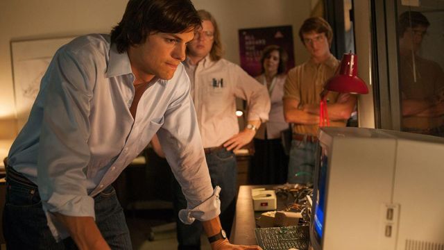 Le Macintosh Apple de Steve Jobs (Ashton Kutcher) dans Jobs