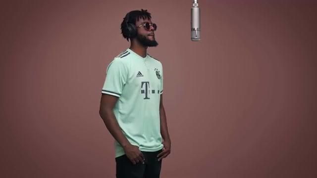 The away kit of Bayern Munich season 2018-2019 worn by Lefa in the youtube video Only one | A COLORS SHOW