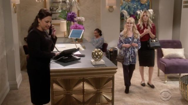 La blouse imprimée A Pea in the Pod portée par Bernadette Rostenkowski (Melissa Rauch) dans The Big Bang Theory S12E04