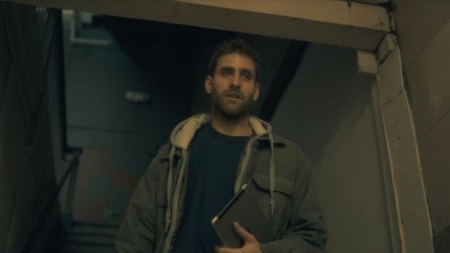 The jacket Luke Crain (Oliver Jackson-Cohen) in The Haunting of Hill House (S01E01)