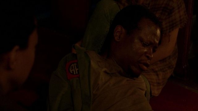 The patch 82nd Airborne Bob Stookey (Lawrence Gilliard Jr.) in The Walking Dead S05E03