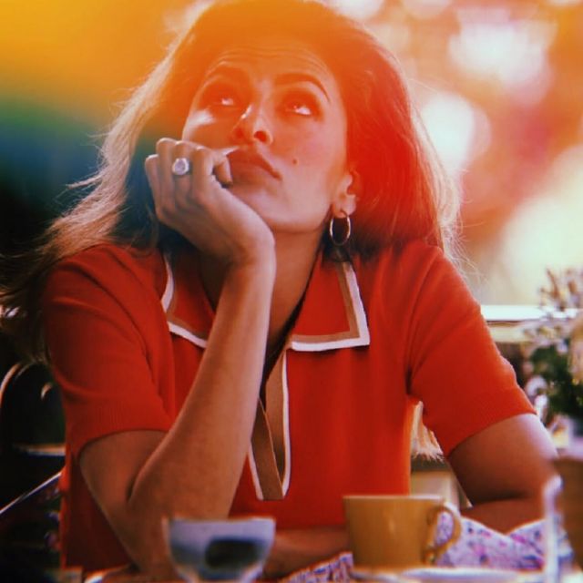 Le polo rouge by New York & Company porté par Eva Mendes sur son compte Instagram @evamendes