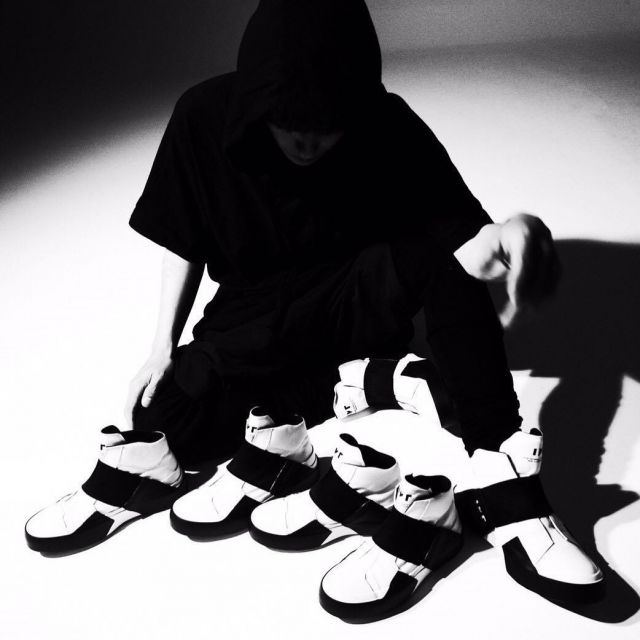 Les sneakers de Ike sur le compte instagram de @i_k_e_spyair