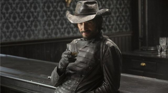 La réplique de la veste en cuir de Hector Escaton (Rodrigo Santoro) dans Westworld S01E08