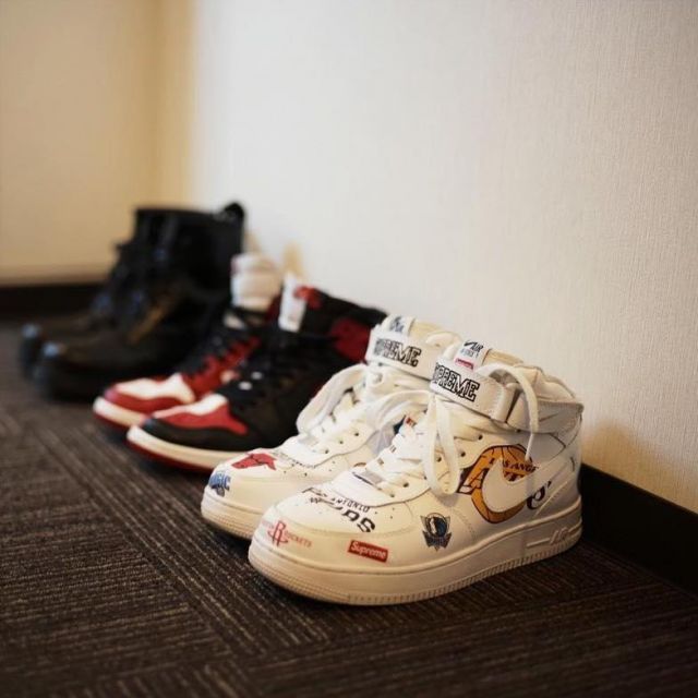 Les Air Force 1 Mid Supreme NBA de sur le compte instagram de @uzspyair