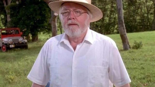 La camisa blanca que lleva John Hammond (Richard Attenborough) en Jurassic Park