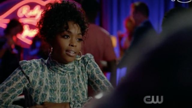 The blouse in evening printed Tory Burch worn by Anissa Pierce (Nafessa Williams) in Black Lightning S02E03