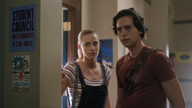 Striped scoopneck tee worn by Betty Cooper (Lili Reinhart) in Riverdale (S03E03)