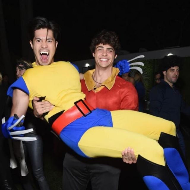 The suit of Gaston (beauty and The Beast) Noah Centineo on the account instagram @ncentineo