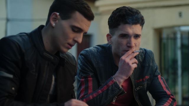 The leather jacket red and black worn by Nano (Jaime Lorente) in Elite S01E03