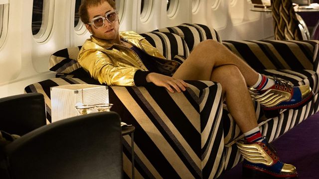 Les chaussures montantes avec ailes portées par Elton John (Taron Egerton) dans Rocketman