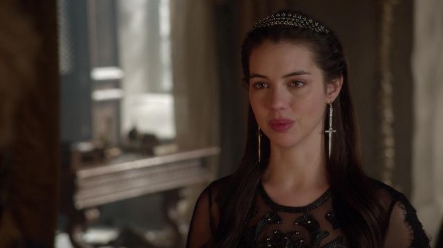 The Earrings Worn By Queen Mary Stuart Adelaide Kane In Reign Spotern