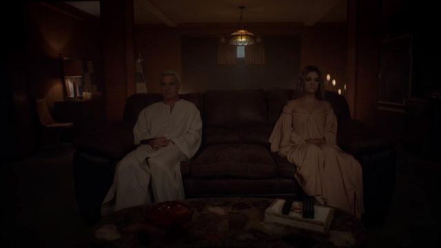 La robe portée par Winter Anderson (Billie Lourd) dans American Horror Story S07E08