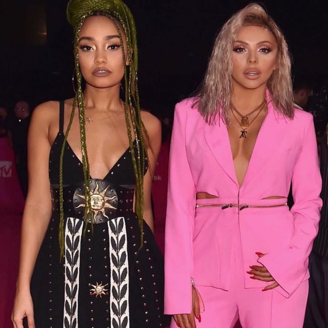 The blazer pink openwork of Jesy Nelson at the MTV VMAs 2018 to Bilbao