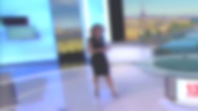The dress of Marie-Sophie Lacarrau in Journal de 13h de France 2 the 06.11.2018