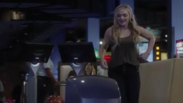 Khaki top worn by Lauren Strucker (Natalie Alyn Lind) as seen in The Gifted S01E02