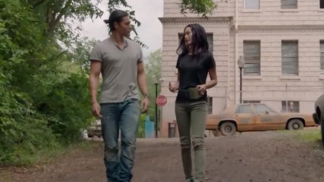 Henley Grey T-shirt worn by John Proudstar (Blair Redford) as seen in The Gifted S01E03
