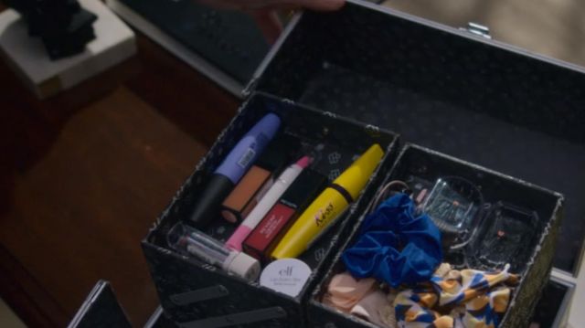 The lipstick is Revlon in the kit of makeup of Bob Armstrong (Dallas Roberts) in Insatiable (S01E02)