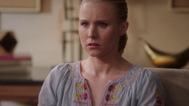 The top embroidered Eleanor Shellstrop (Kristen Bell) in The Good Place (S03E07)