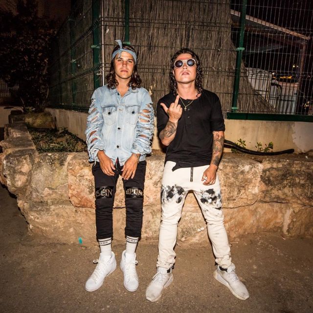 Zapatillas Adidas Nmd R1 usadas por Chris Van den Hoef en la cuenta de Instagram @dvbbs