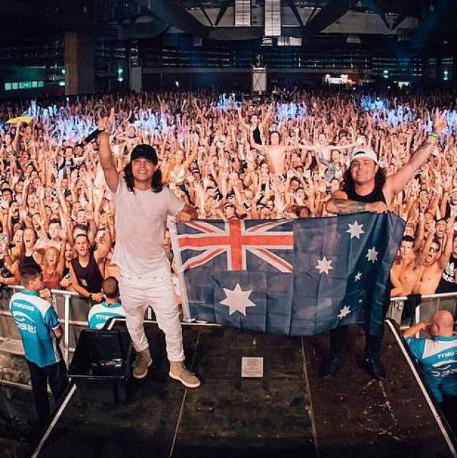 Sneakers Adidas Yeezy 750 Boost worn by Alex van den Hoef on the Instagram account  @dvbbs