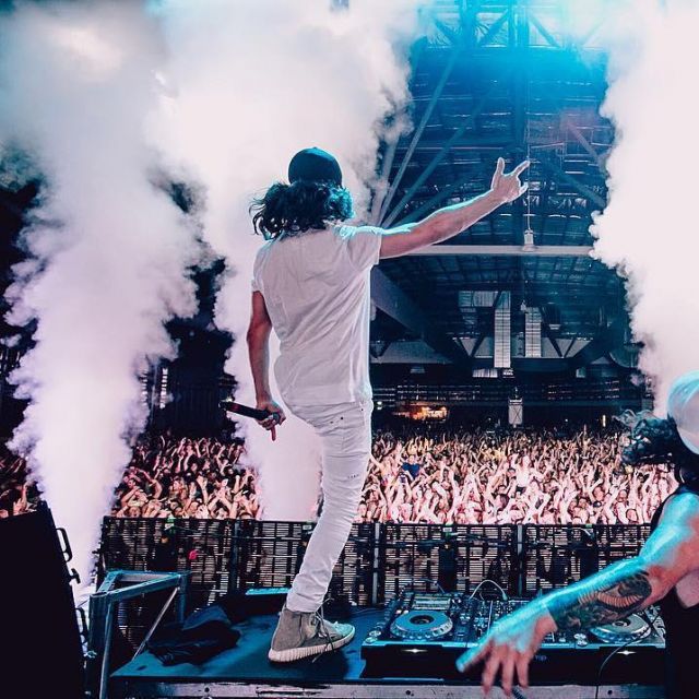 Sneakers Adidas Yeezy 750 Boost made by Alex van den Hoef on the account instagram of @dvbbs
