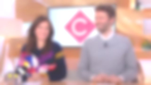 Le pull toucans de Marion Ruggiéri dans C à vous du 09/11/2018