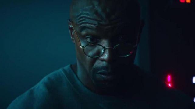 The round glasses of Terry Crews in the clip Algorithm of Muse