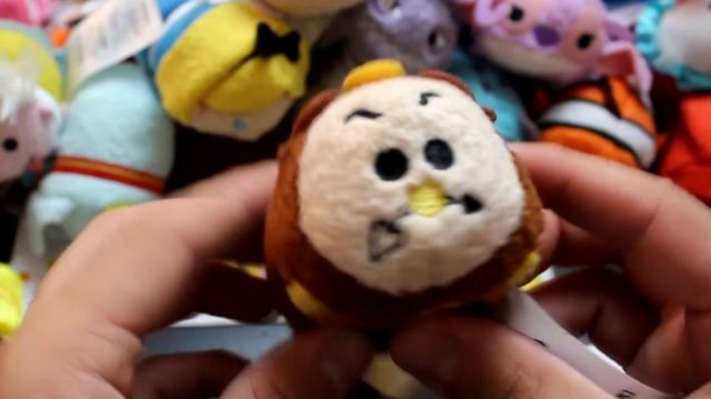The Tsum Tsum Big Ben in The beauty and the beast Wonder Hook in the video 30 NEW TSUMTSUMS !!
