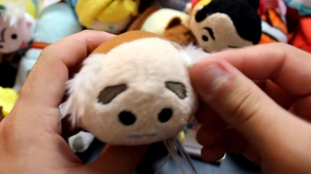 The Tsum Tsum of Maurice in beauty and the beast, Wonder Hook in the video 30 NEW TSUMTSUMS !!