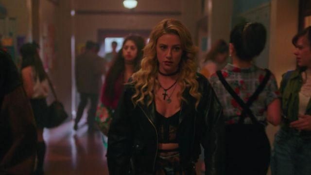 The high lace-up black Betty Cooper (Lili Reinhart) in Riverdale (S03E04)