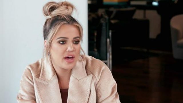 Bormio belted alpaca coat of Khloé Kardashian in Keeping Up with the Kardashians (S15E04)