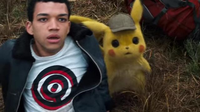 Unown "O" T-shirt worn by Tim Goodman (Justice Smith) as seen in Detective Pikachu |