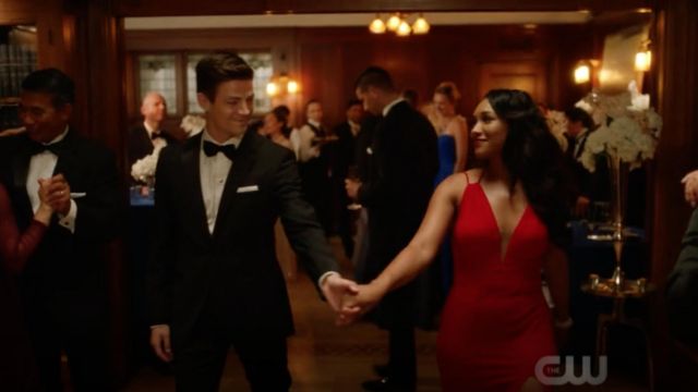 The evening dress red Faviana range by Iris West (Candice Patton) in The Flash S05E05