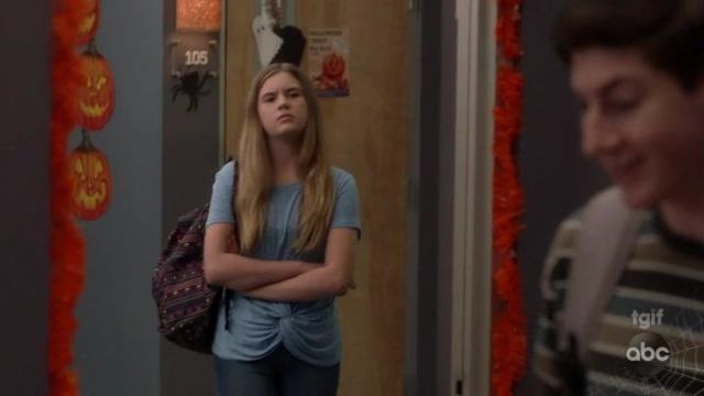 Twist Front Tee worn by Dylan DiMeo (Kyla Kenedy) in Speechless (S03E03)