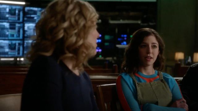 Diane von Furstenberg Suéter de mezcla de algodón en color azul usado por Cable McCrory (Annabelle Attanasio) como se ve en Bull S02E21