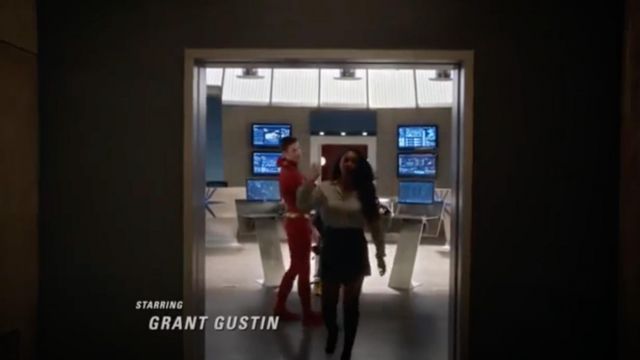 La jupe kaki Babaton portée par Iris West (Candice Patton) dans Flash S05E05