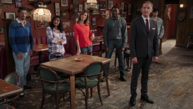 La chemise à carreaux Rails portée par Vicky (Tiya Sircar) dans The Good Place S03E08