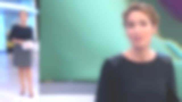 The two-toned gown of Marie-Sophie Lacarrau in the Journal of 13 hours from France 2 of the 16/11/2018