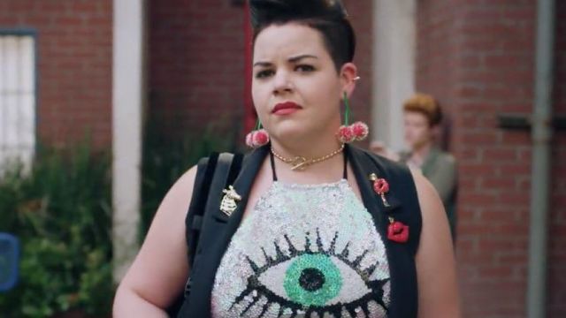 The crop top printed eye of Heather Chandler (Melanie Field) in Heathers S1E5