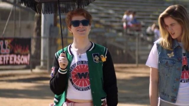 Le bomber vert Maje de Heather Duke (Brendan Scannell) dans Heathers S1E7